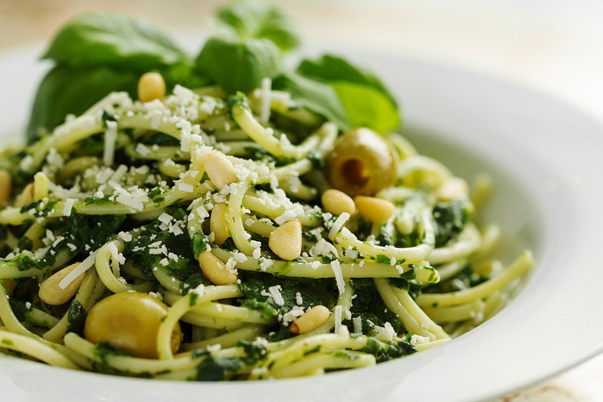 pesto pasta with pine nuts